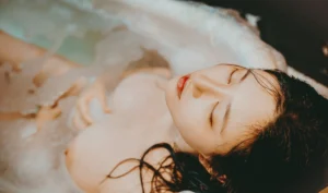 Nnian | 年年 - Bathing